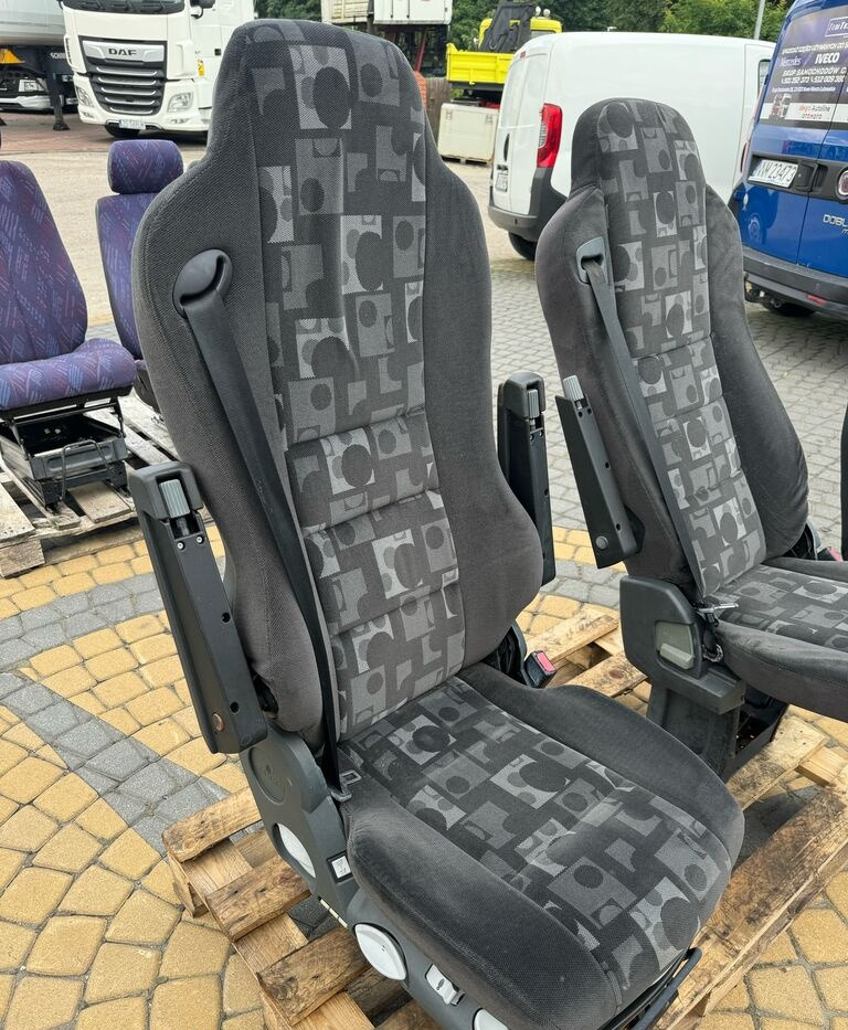 Mercedes-Benz ACTROS MP 2 MP 3 AXOR truck - Seat for Truck: picture 2 Mercedes-Benz ACTROS MP 2 MP 3 AXOR truck - Seat for Truck: picture 2