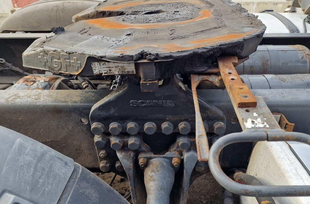 Scania GF 1534261 truck - Fifth wheel coupling for Truck: picture 2 Scania GF 1534261 truck - Fifth wheel coupling for Truck: picture 2