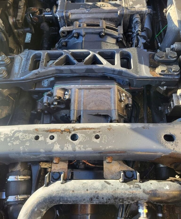 Scania GRS 895 R Scania GRS 895 R truck - Gearbox for Truck: picture 4 Scania GRS 895 R Scania GRS 895 R truck - Gearbox for Truck: picture 4