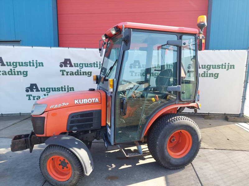 Kubota B2530 - Compact tractor: picture 1 Kubota B2530 - Compact tractor: picture 1