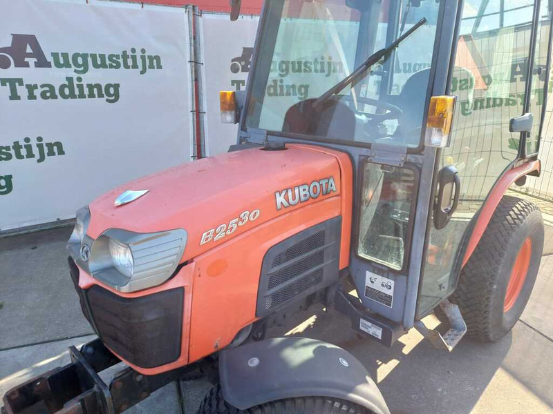 Kubota B2530 - Compact tractor: picture 4 Kubota B2530 - Compact tractor: picture 4