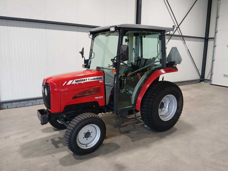 Massey Ferguson 1540 - Farm tractor: picture 1 Massey Ferguson 1540 - Farm tractor: picture 1