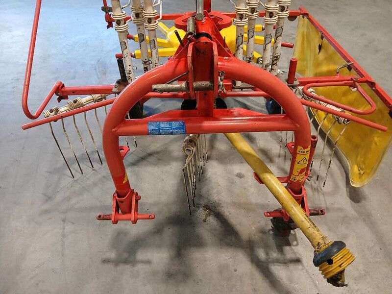 Pottinger Eurotop 340N - Tedder/ Rake: picture 2 Pottinger Eurotop 340N - Tedder/ Rake: picture 2