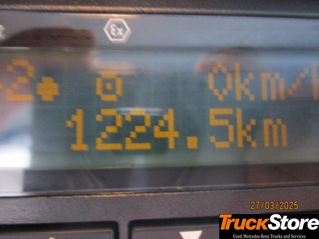 Tipper van Mercedes-Benz Atego 818 K: picture 9