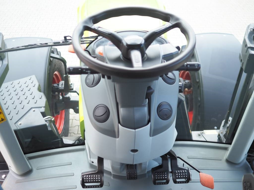 Farm tractor Claas Arion 610 CIS: picture 7