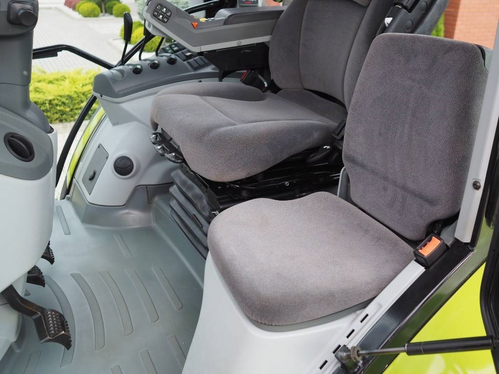 Farm tractor Claas Arion 610 CIS: picture 6