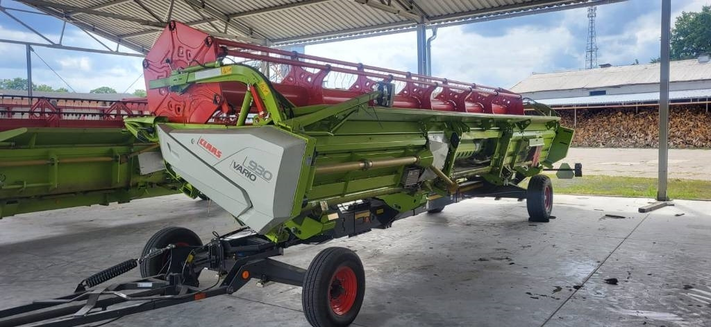 Claas Lexion 7500 + V930 - Combine harvester: picture 5 Claas Lexion 7500 + V930 - Combine harvester: picture 5