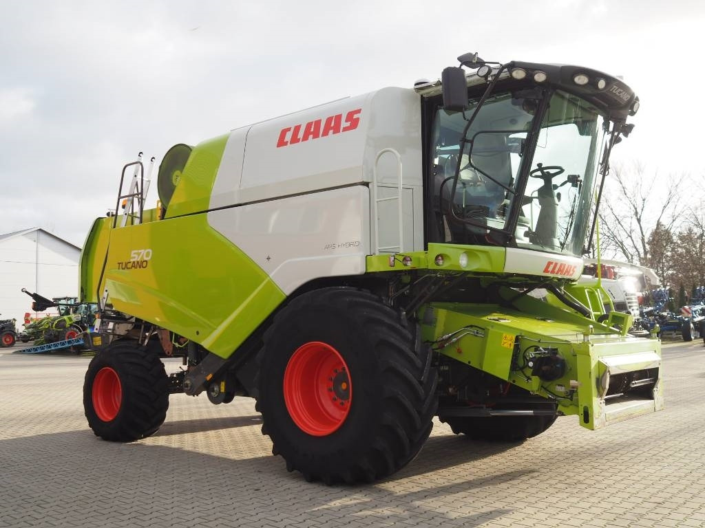 Claas Tucano 570 GPS + V770 - Combine harvester: picture 4 Claas Tucano 570 GPS + V770 - Combine harvester: picture 4