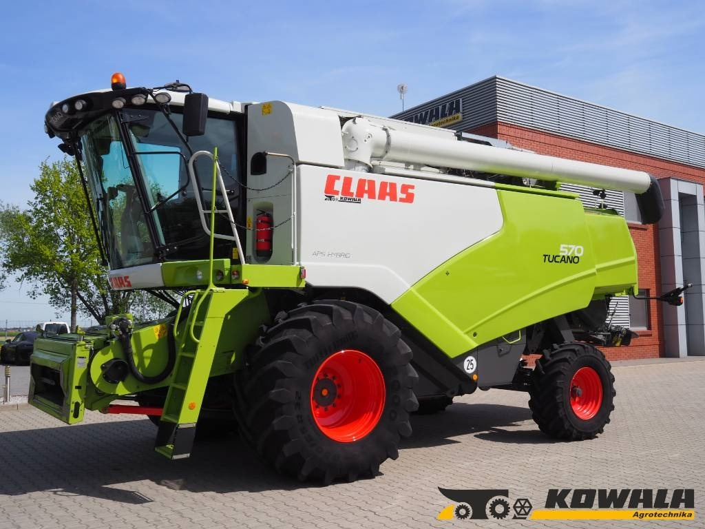 Claas Tucano 570 + V770 - Combine harvester: picture 1 Claas Tucano 570 + V770 - Combine harvester: picture 1