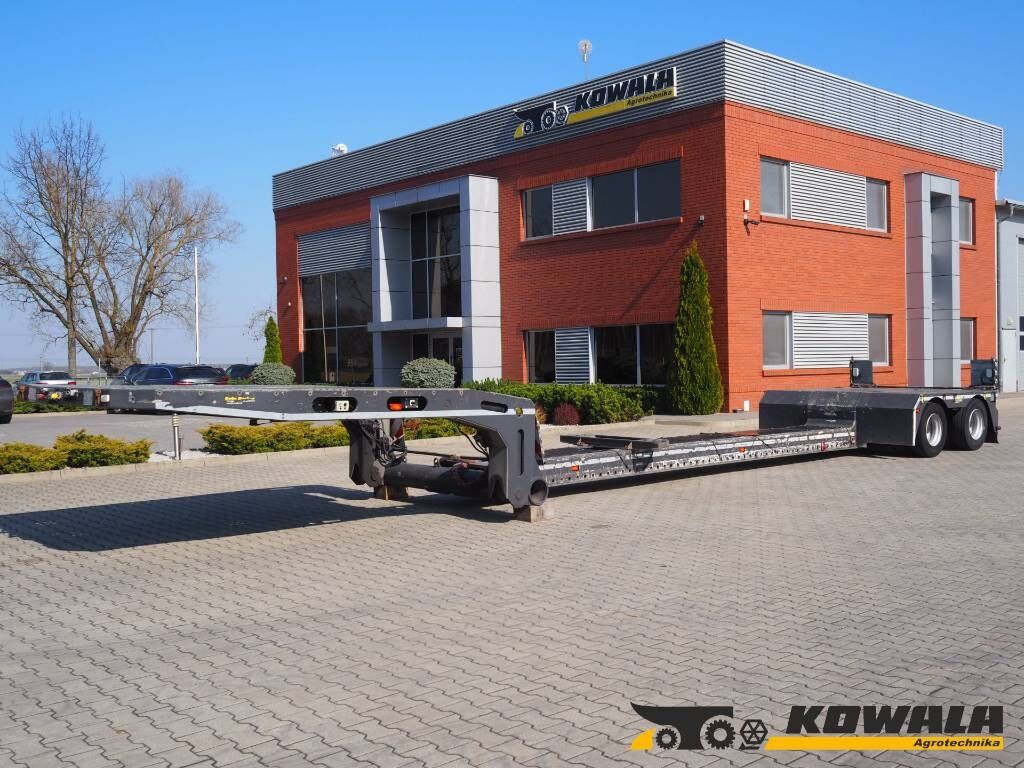 Recker SANR-38 - Low loader semi-trailer: picture 1 Recker SANR-38 - Low loader semi-trailer: picture 1