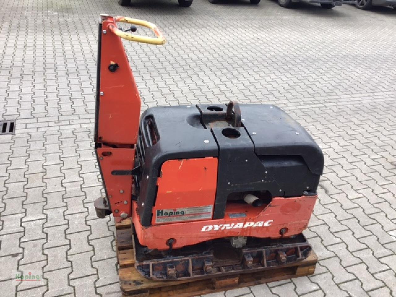 DYNAPAC LH 700 - Vibratory plate: picture 3 DYNAPAC LH 700 - Vibratory plate: picture 3