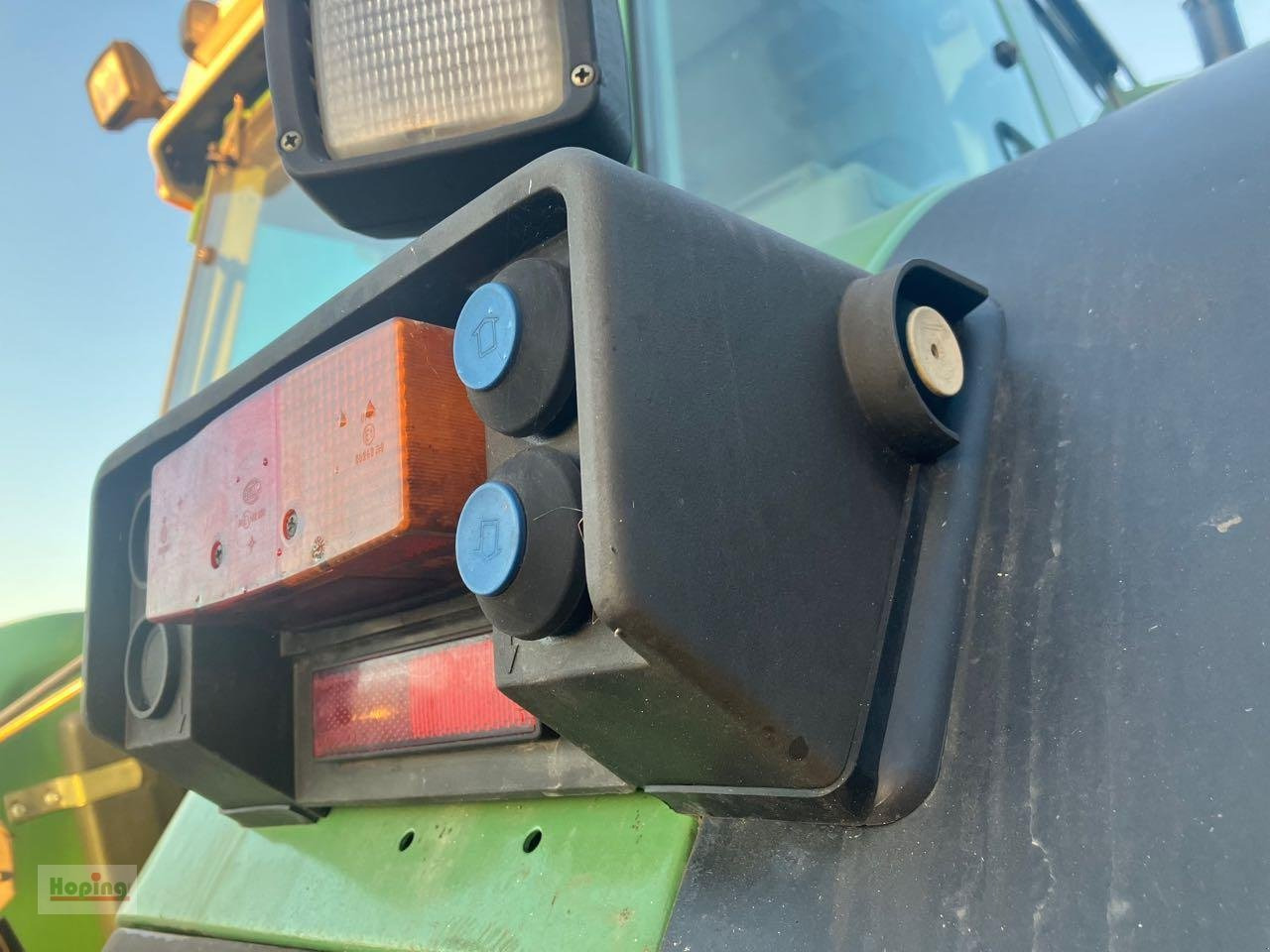 Fendt 824 - Farm tractor: picture 5 Fendt 824 - Farm tractor: picture 5