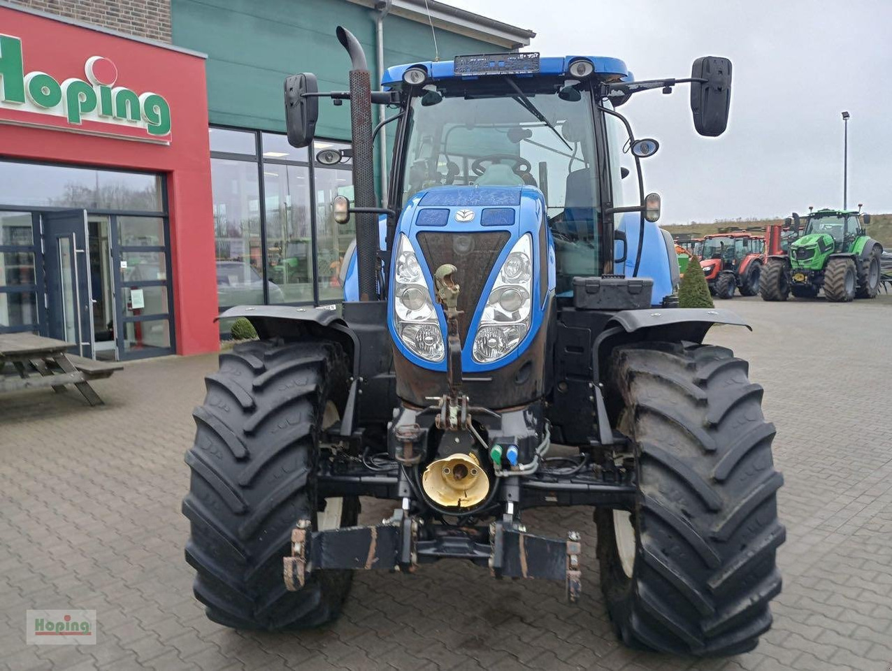 New Holland T7.170 - Farm tractor: picture 3 New Holland T7.170 - Farm tractor: picture 3