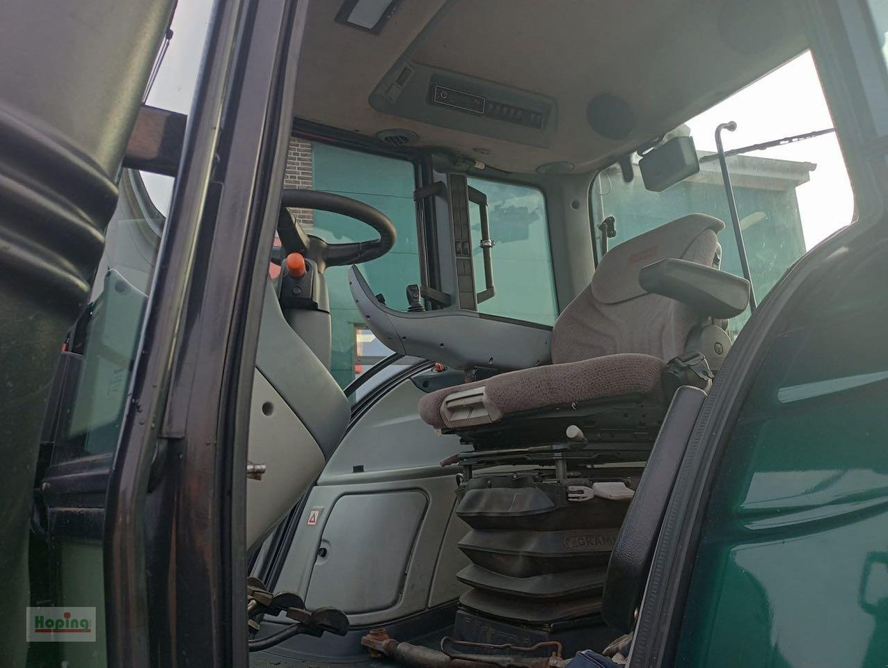 Farm tractor Valtra T203 D: picture 11