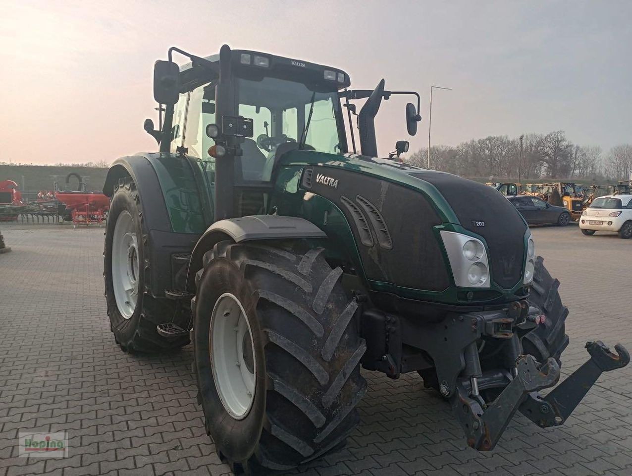 Farm tractor Valtra T203 D: picture 8