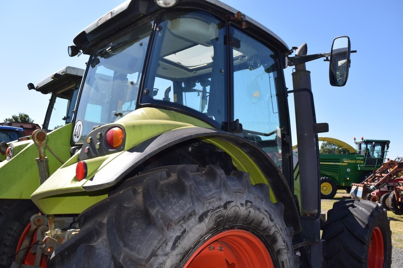 CLAAS Arion 420 CIS - Farm tractor: picture 5 CLAAS Arion 420 CIS - Farm tractor: picture 5