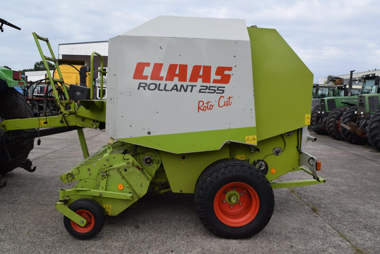 CLAAS Rollant 255 RC - Round baler: picture 1 CLAAS Rollant 255 RC - Round baler: picture 1