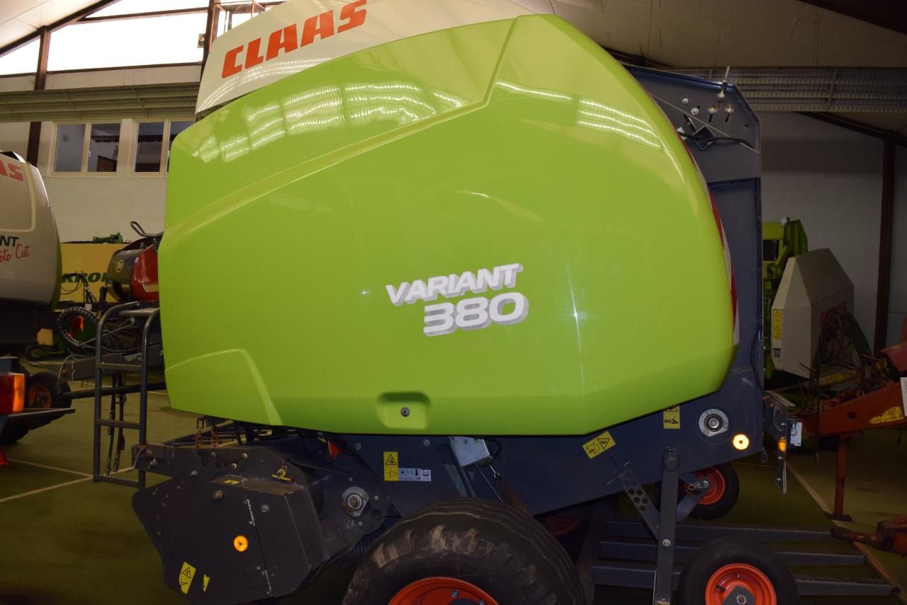 CLAAS Variant 380 RC - Round baler: picture 1 CLAAS Variant 380 RC - Round baler: picture 1