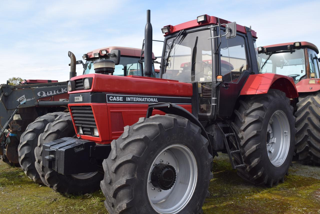 Case-IH 1455 XL A - Farm tractor: picture 2 Case-IH 1455 XL A - Farm tractor: picture 2
