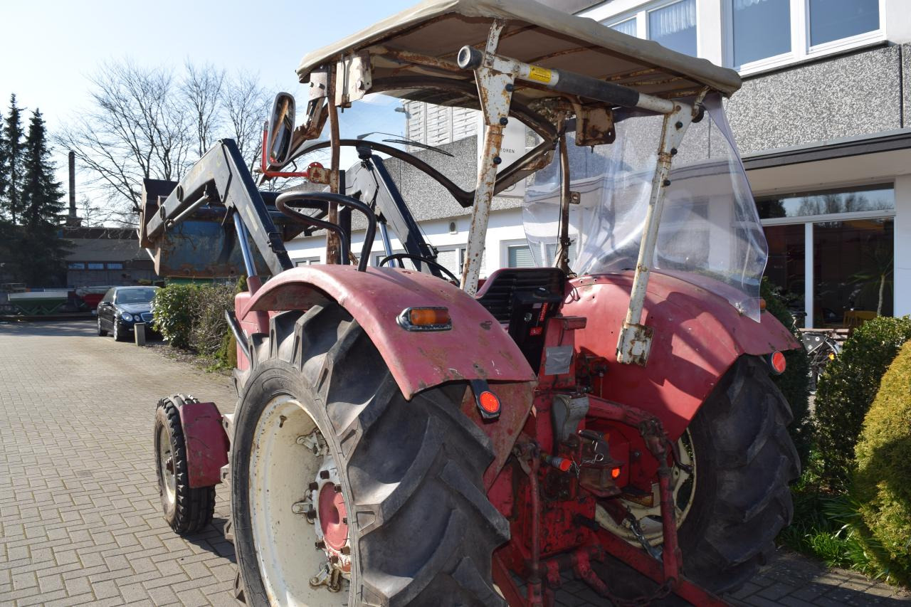Farm tractor Case-IH 624: picture 7 Farm tractor Case-IH 624: picture 7