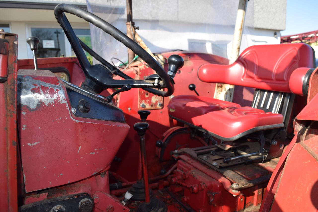 Farm tractor Case-IH 624: picture 9 Farm tractor Case-IH 624: picture 9