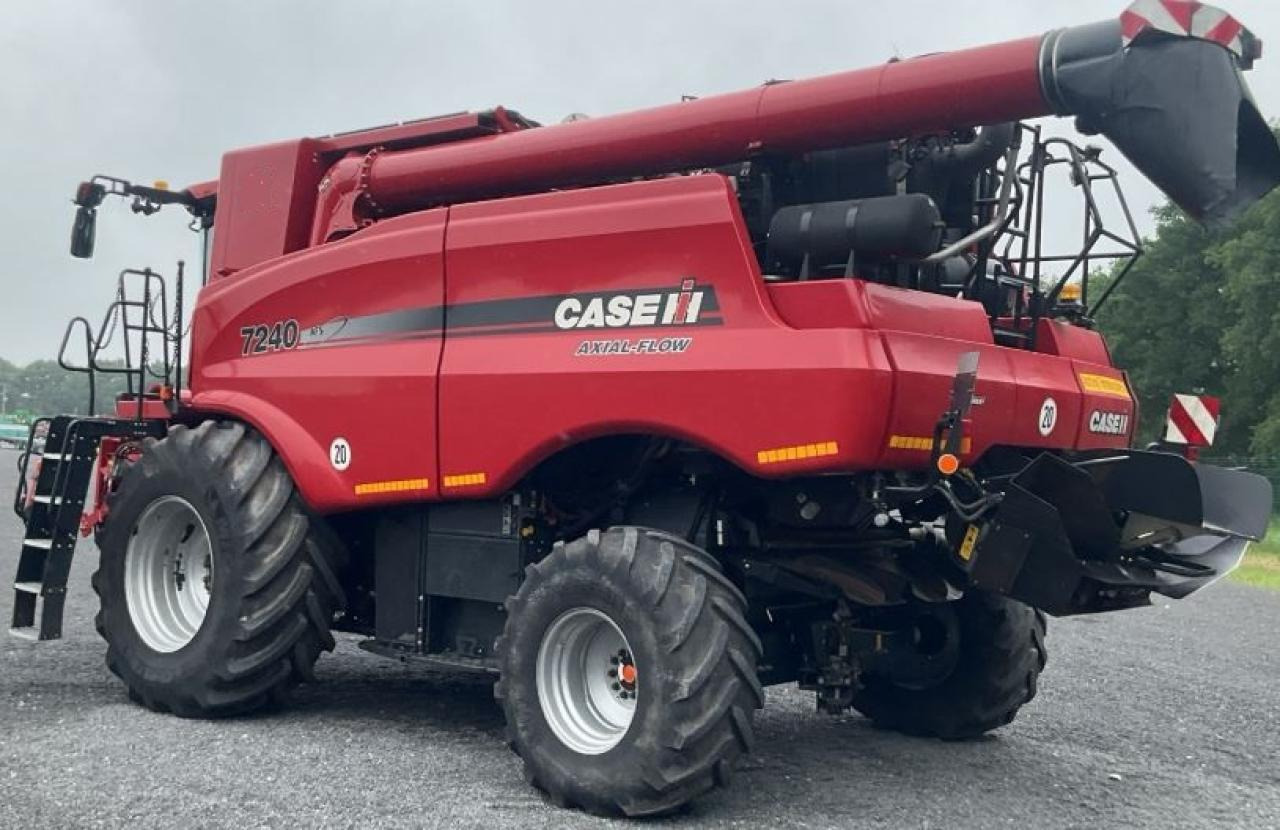 Case-IH 7240 Axial Flow - Combine harvester: picture 1 Case-IH 7240 Axial Flow - Combine harvester: picture 1