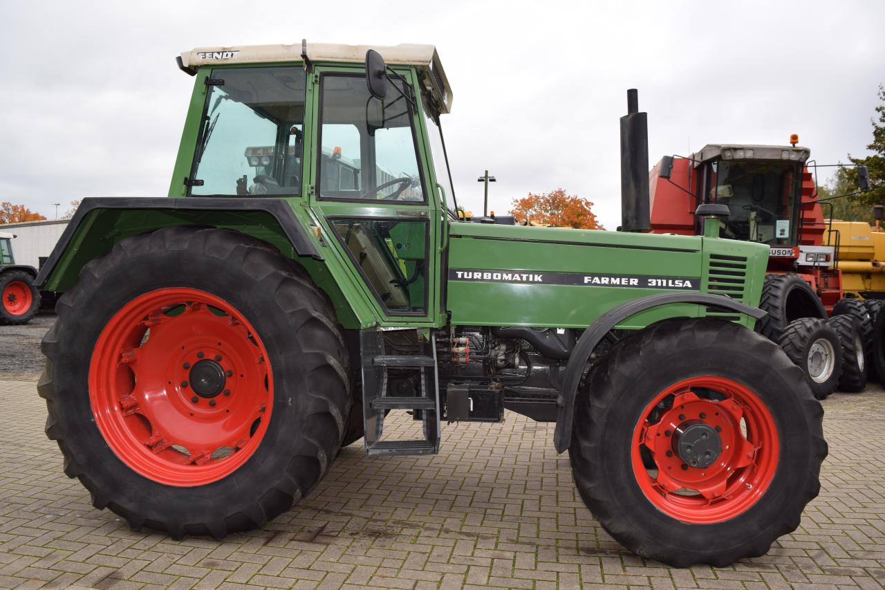 Fendt Farmer 311 LSA - Farm tractor: picture 1 Fendt Farmer 311 LSA - Farm tractor: picture 1