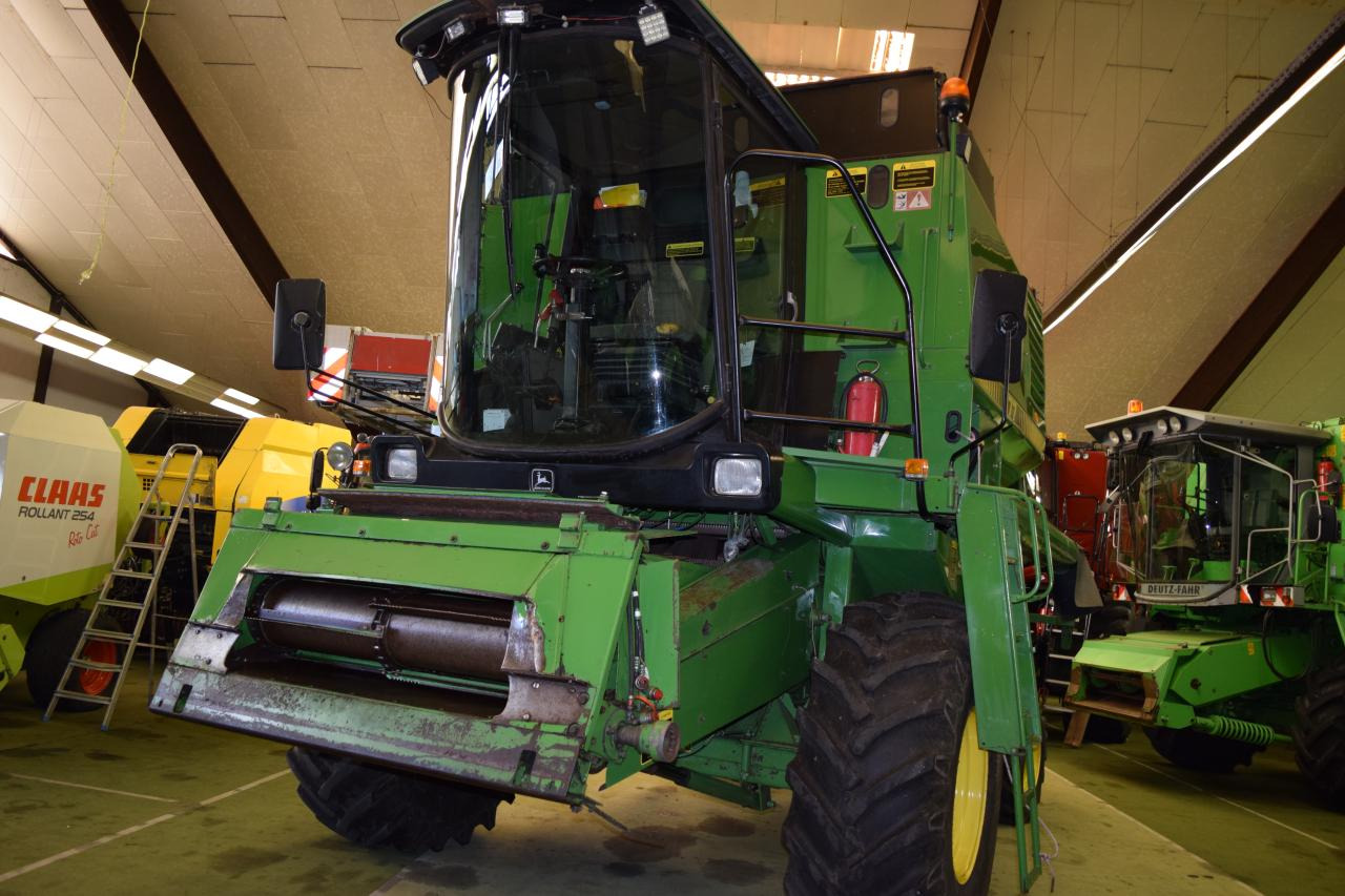 John Deere 1177 - Combine harvester: picture 4 John Deere 1177 - Combine harvester: picture 4