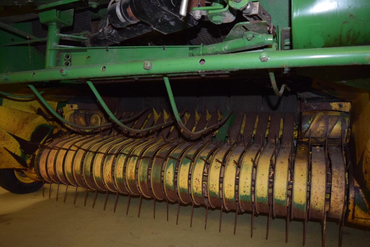 John Deere 580 - Round baler: picture 5 John Deere 580 - Round baler: picture 5