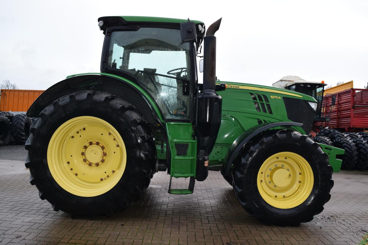 John Deere 6175 R - Farm tractor: picture 2 John Deere 6175 R - Farm tractor: picture 2