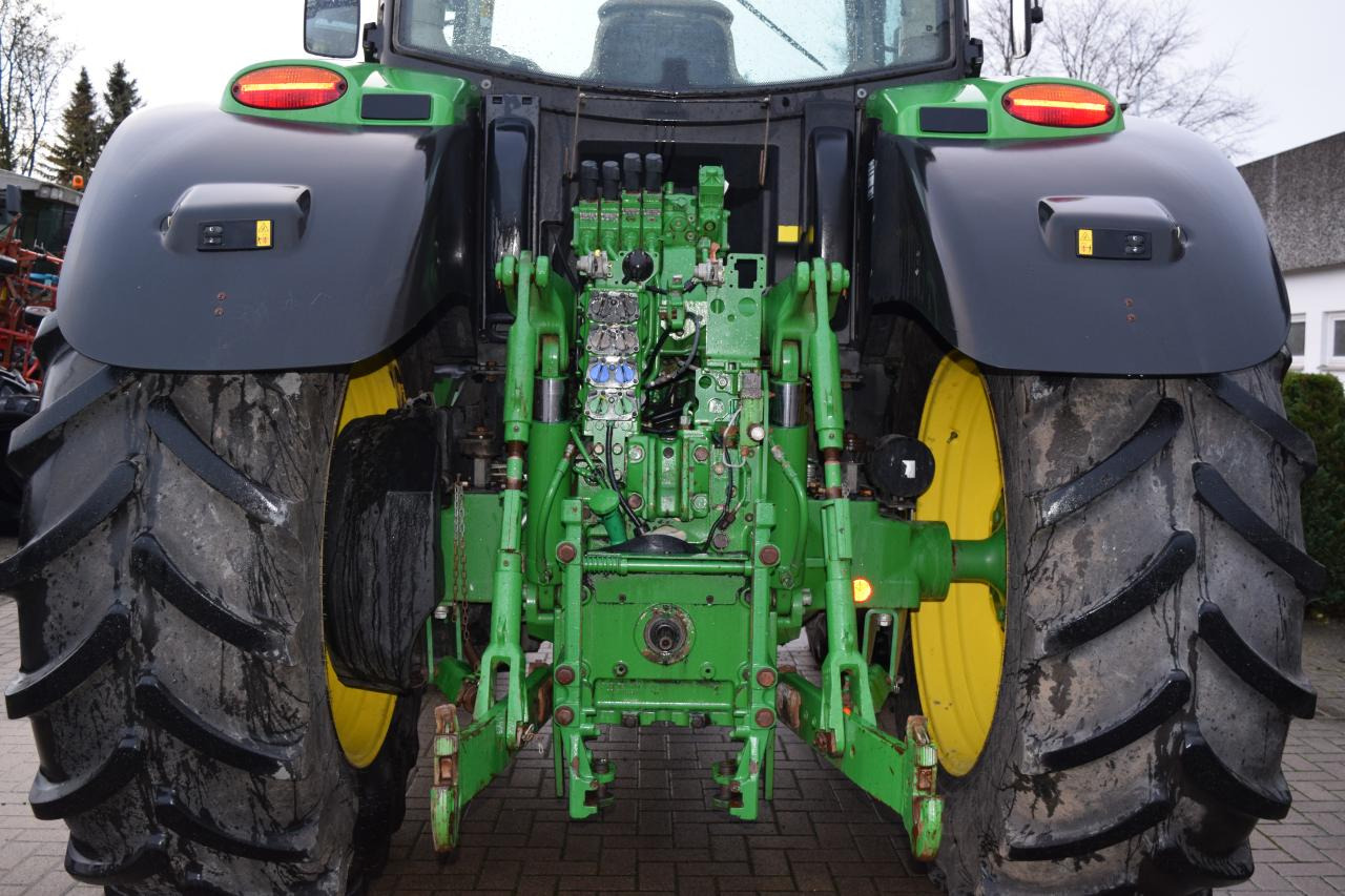 Farm tractor John Deere 6175 R: picture 8