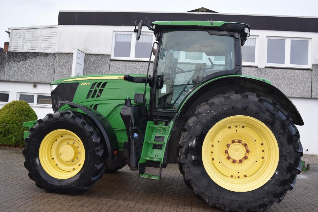 John Deere 6175 R - Farm tractor: picture 1 John Deere 6175 R - Farm tractor: picture 1