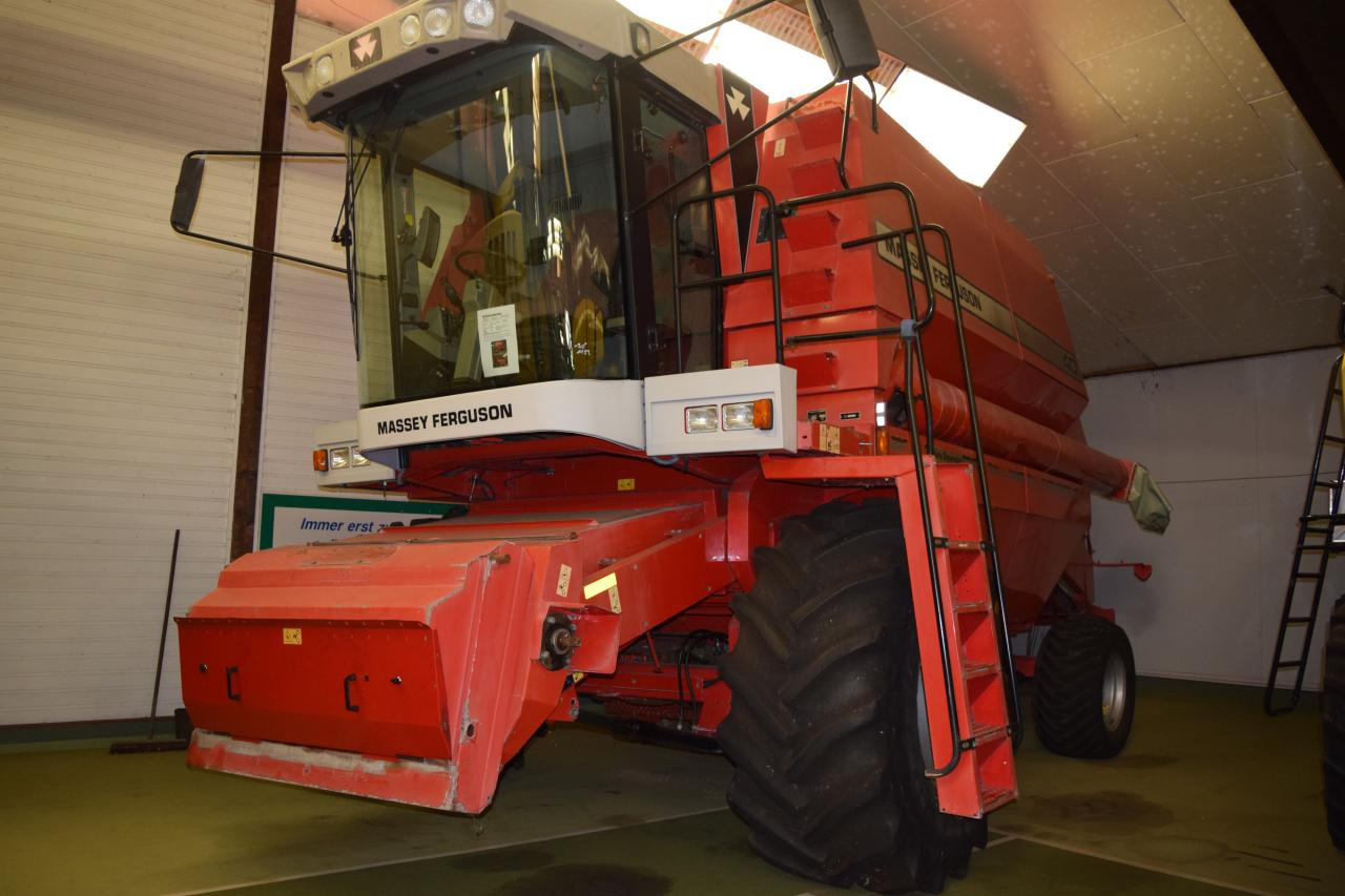 Massey Ferguson MF 40 RS - Combine harvester: picture 1 Massey Ferguson MF 40 RS - Combine harvester: picture 1
