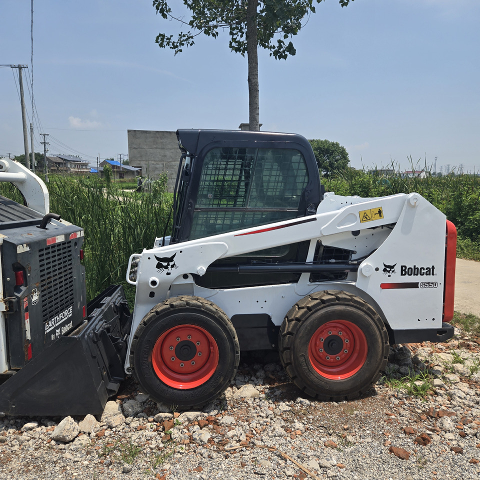BOBCAT S550 - Skid steer loader: picture 1 BOBCAT S550 - Skid steer loader: picture 1