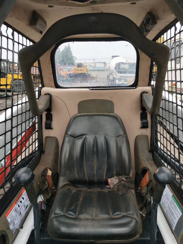 Bobcat S160 - Skid steer loader: picture 5 Bobcat S160 - Skid steer loader: picture 5