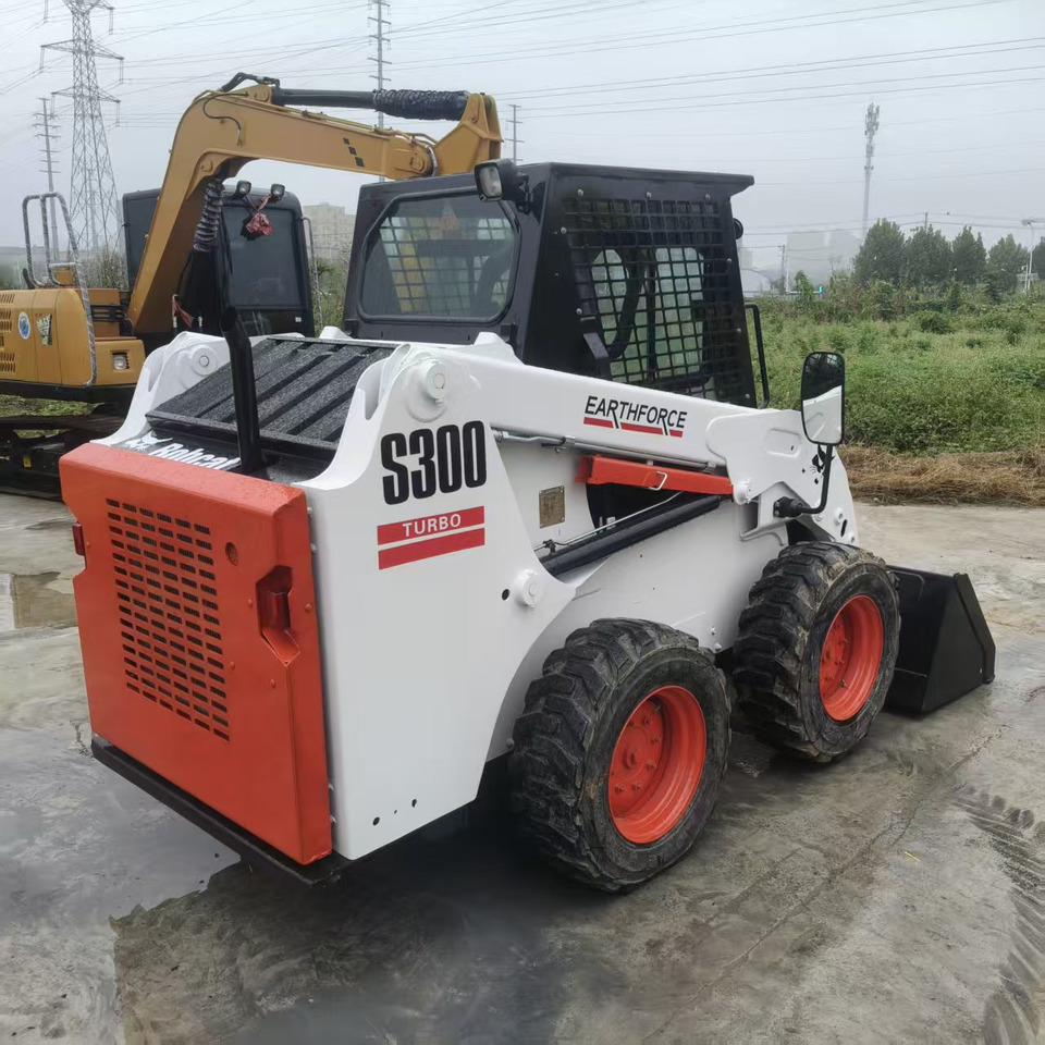 Bobcat S300 - Skid steer loader: picture 4 Bobcat S300 - Skid steer loader: picture 4
