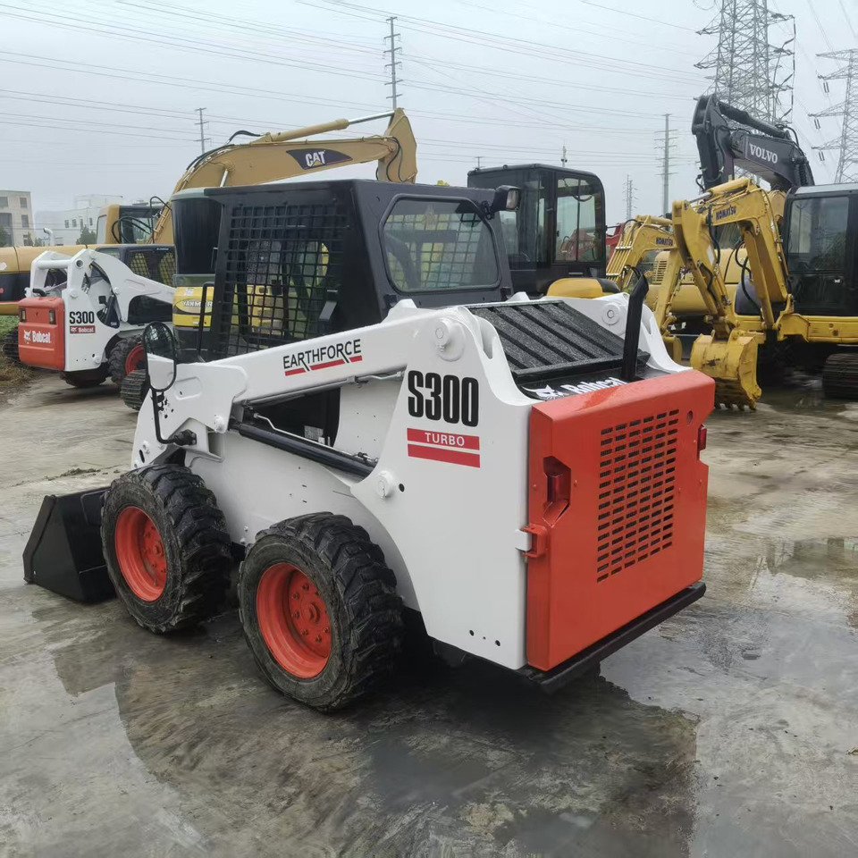 Bobcat S300 - Skid steer loader: picture 2 Bobcat S300 - Skid steer loader: picture 2