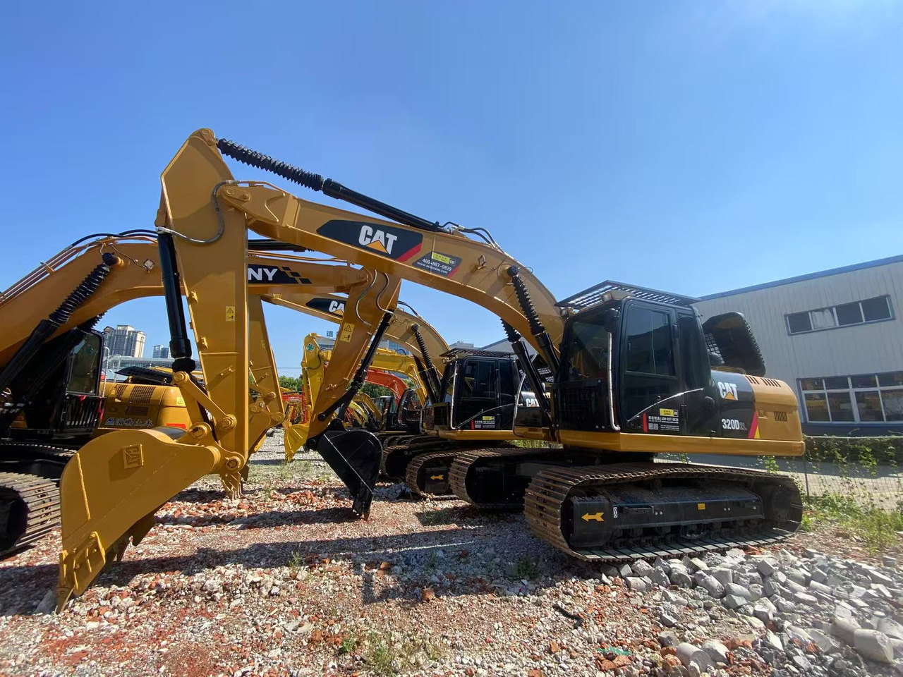 CAT 320D2L - Crawler excavator: picture 3 CAT 320D2L - Crawler excavator: picture 3