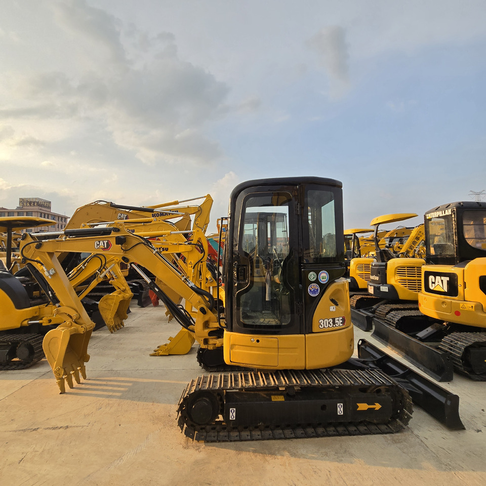CATERPILLAR 303.5 - Mini excavator: picture 1 CATERPILLAR 303.5 - Mini excavator: picture 1