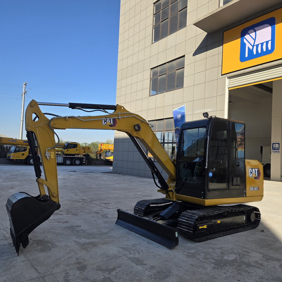 CATERPILLAR 305.5E2 - Mini excavator: picture 2 CATERPILLAR 305.5E2 - Mini excavator: picture 2