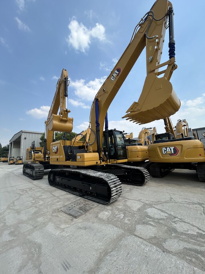 CATERPILLAR 330 - Crawler excavator: picture 2 CATERPILLAR 330 - Crawler excavator: picture 2