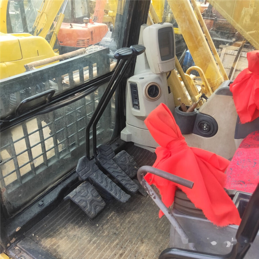 Caterpillar 320C - Amphibious excavator: picture 1 Caterpillar 320C - Amphibious excavator: picture 1