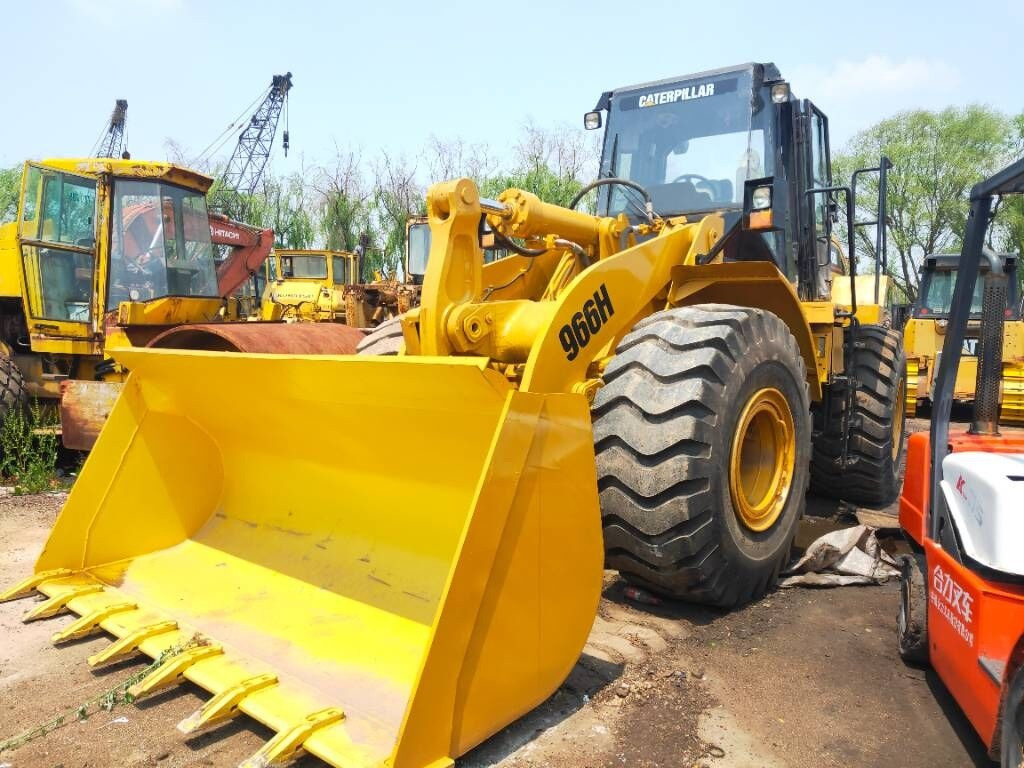 Wheel loader Caterpillar 966 H: picture 12