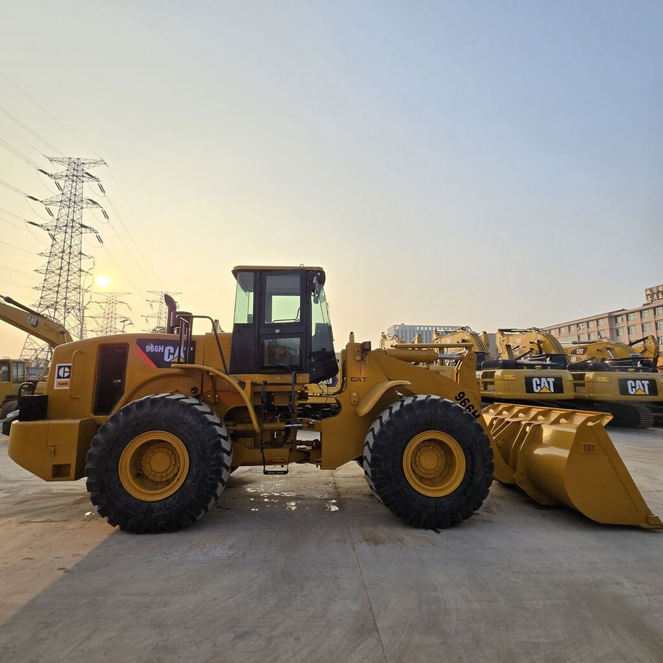 Wheel loader Caterpillar 966H: picture 6