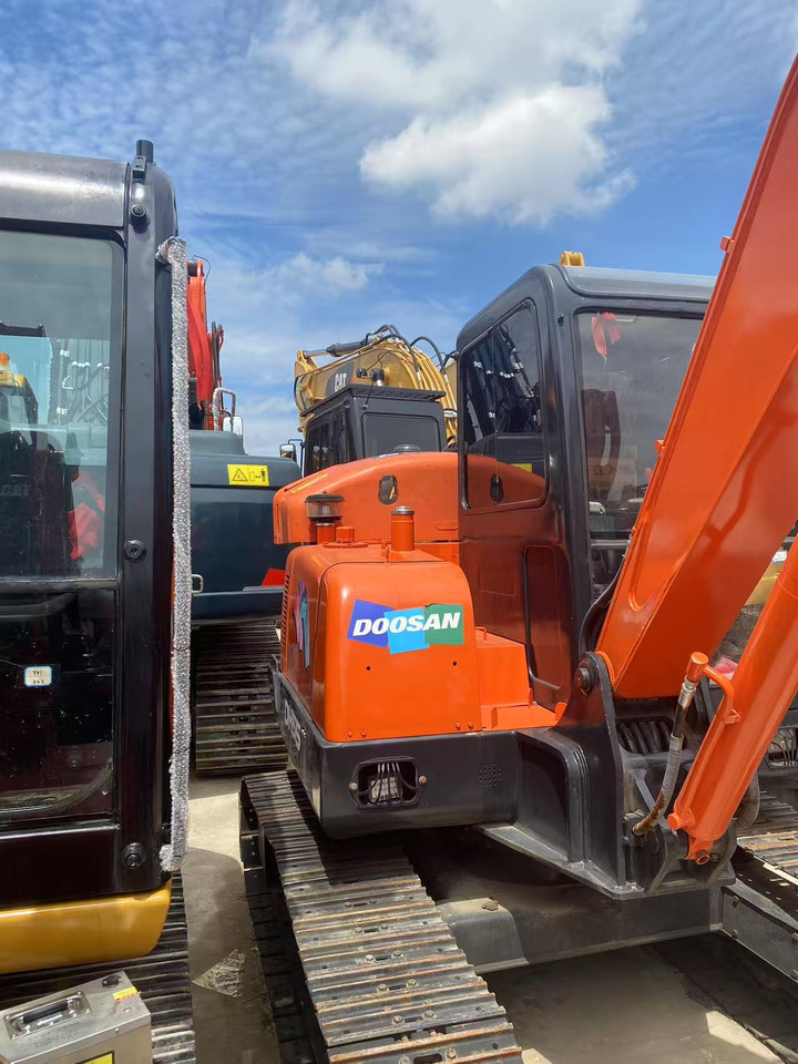 Doosan DH55 - Mini excavator: picture 2 Doosan DH55 - Mini excavator: picture 2