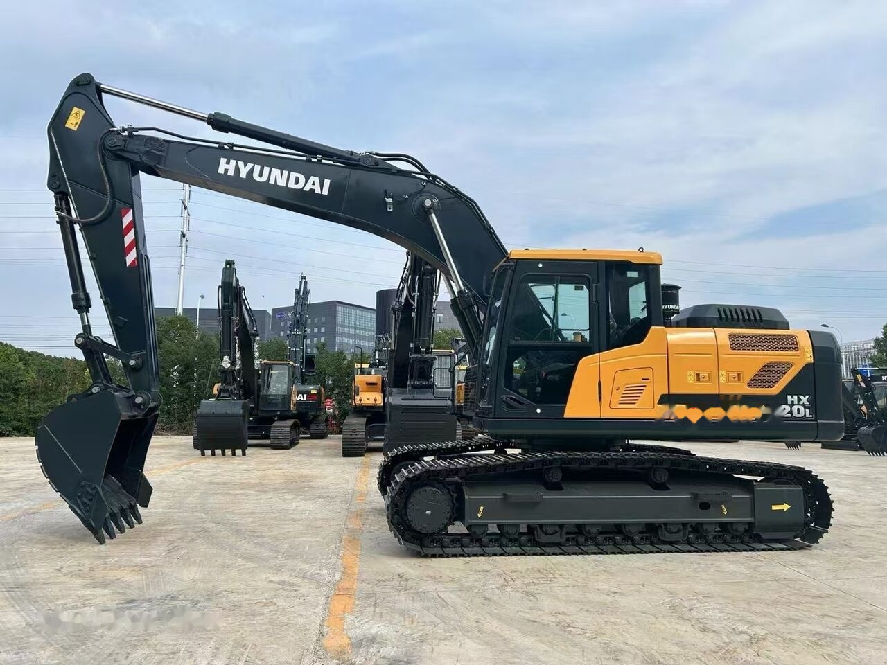 Hyundai HX220 - Crawler excavator: picture 2 Hyundai HX220 - Crawler excavator: picture 2