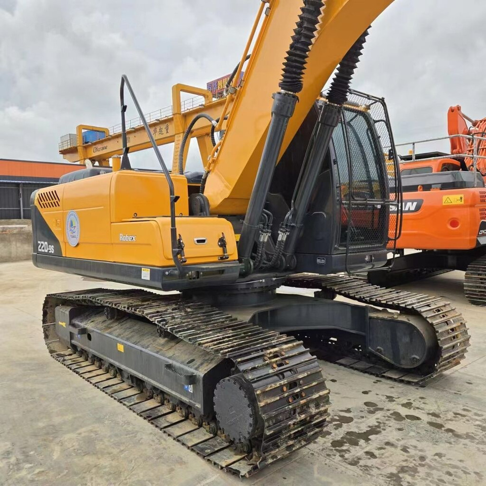 Crawler excavator Hyundai R220LC-9s: picture 8