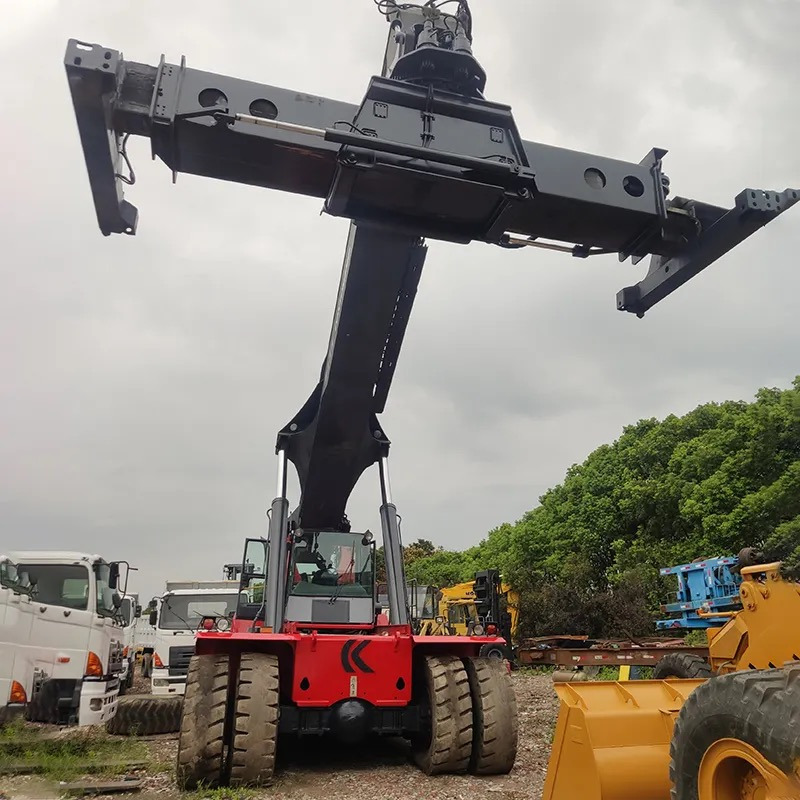 KALMAR - Reach stacker: picture 3 KALMAR - Reach stacker: picture 3