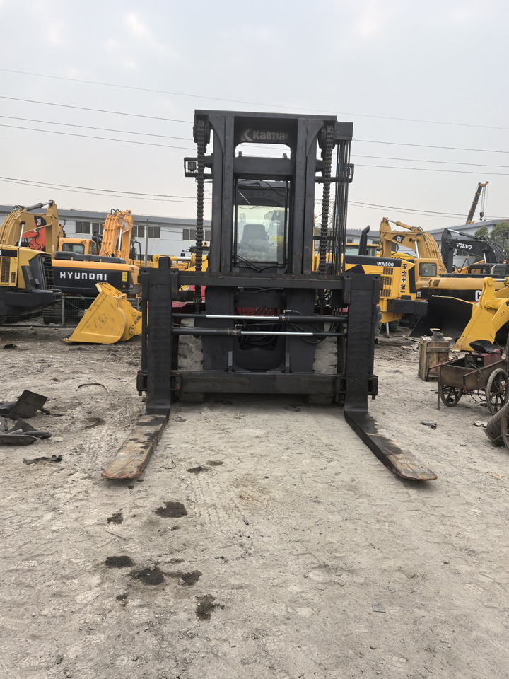 Kalmar DCD250-12LB - Reach stacker: picture 5 Kalmar DCD250-12LB - Reach stacker: picture 5