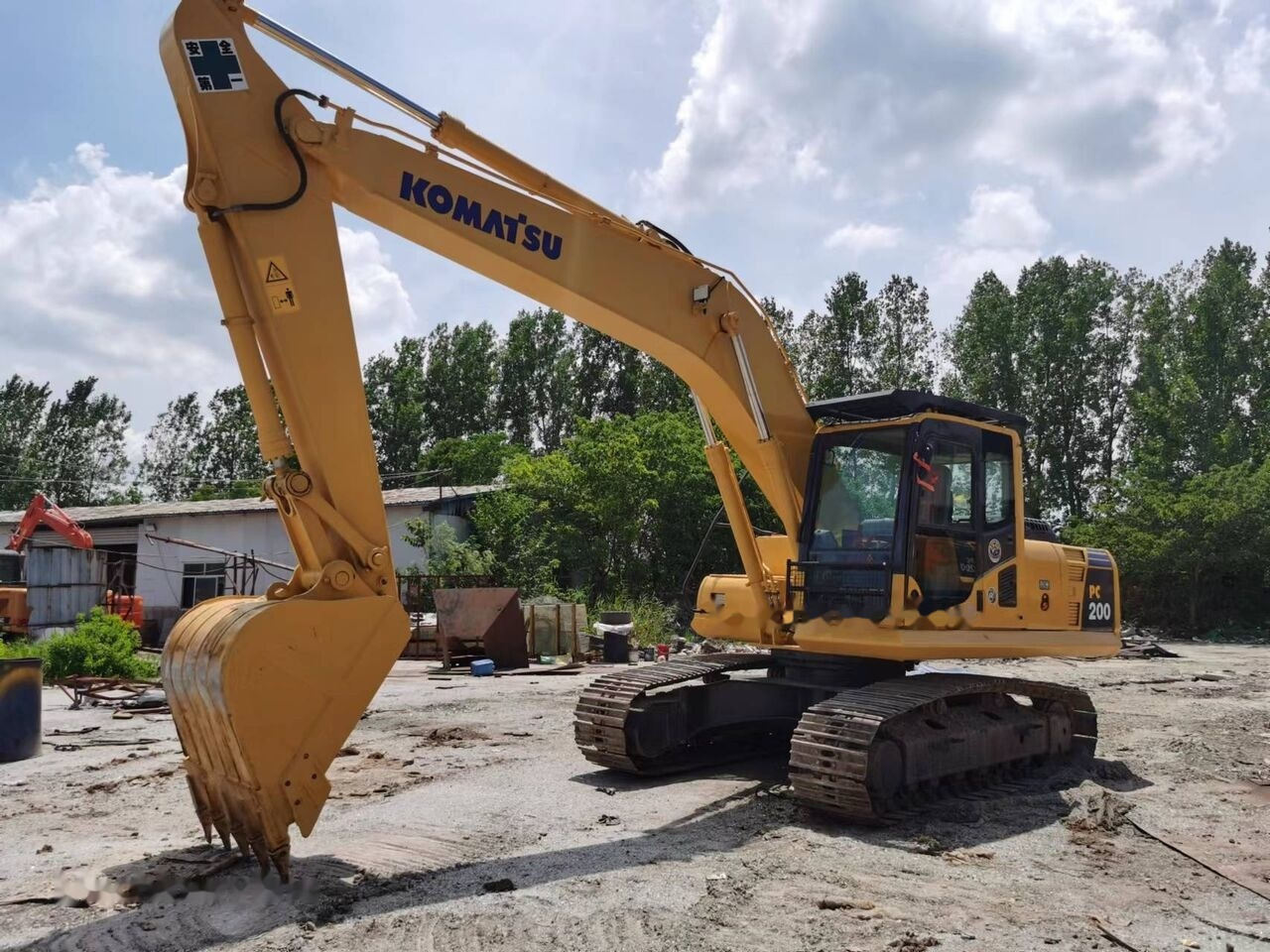 Komatsu PC200 - Crawler excavator: picture 1 Komatsu PC200 - Crawler excavator: picture 1